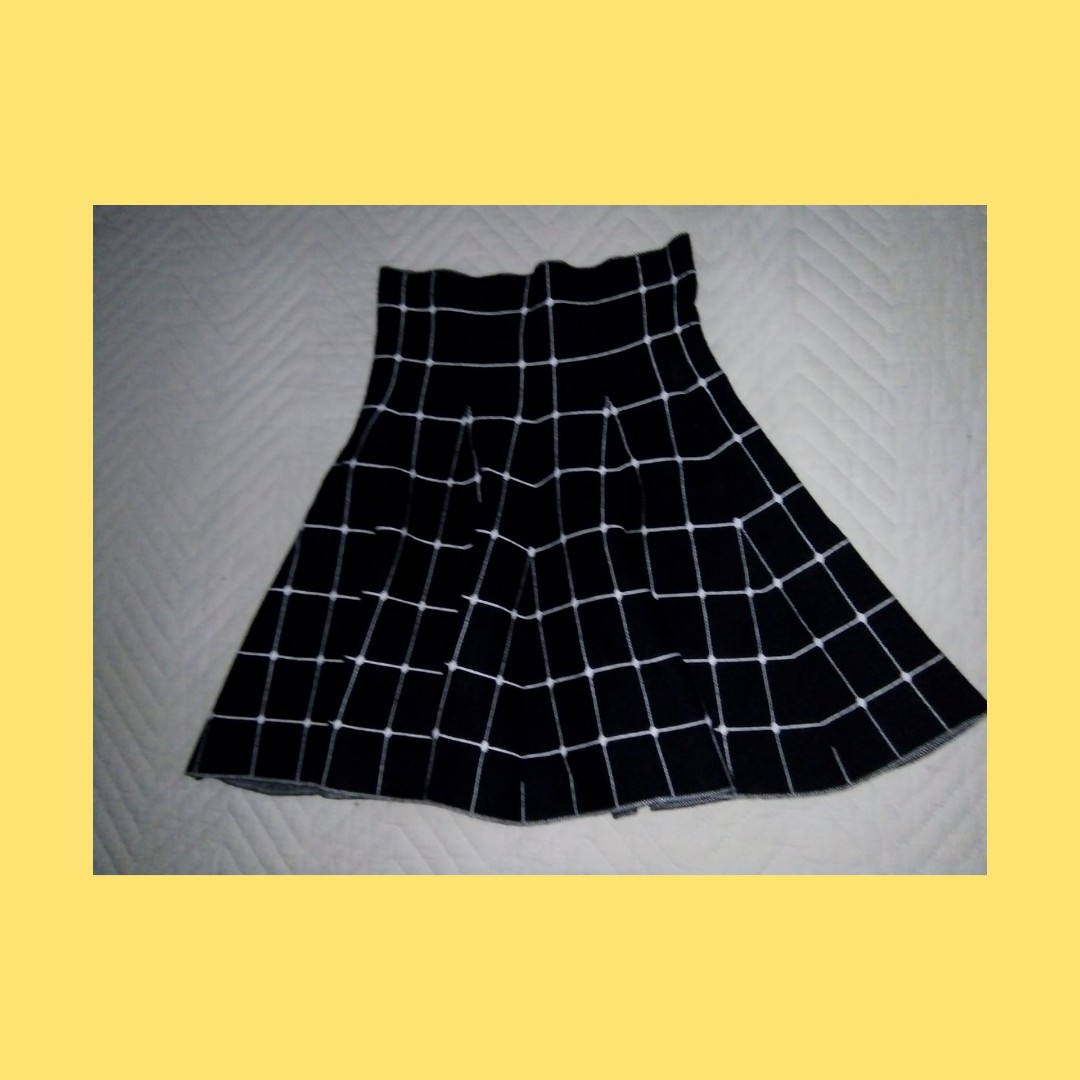Highwaist Korean Skirt (Category: Other Bottoms) located in Manila. Submitted by crystalsclosetmnl (Listing ID 173701691, Image 1). Description: .