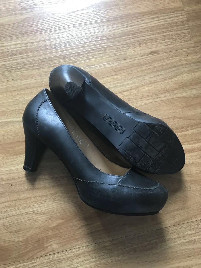 Hush Puppies leather pump Size 8 (Category: Loafers) located in Mandaluyong City. Submitted by fringed (Listing ID 156980173, Image 2). Description: Leather and comfy - worn only a few times. Just need some polishing although there are few scratches (due to storage?). It has really nice simple design - hardly see something like this in store nowadays. Can be worn in the office or gatherings. I bought this in Kuala Lumpur for MYR 350+. I don’t kee