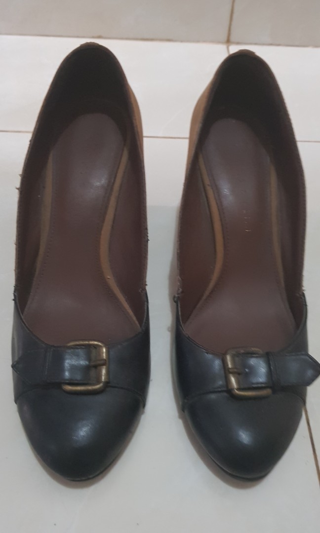 Sepatu charles and keith on Carousell