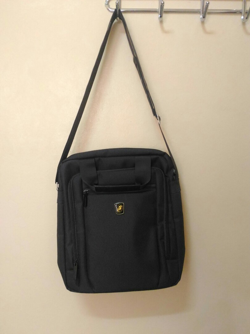 technopack sling bag