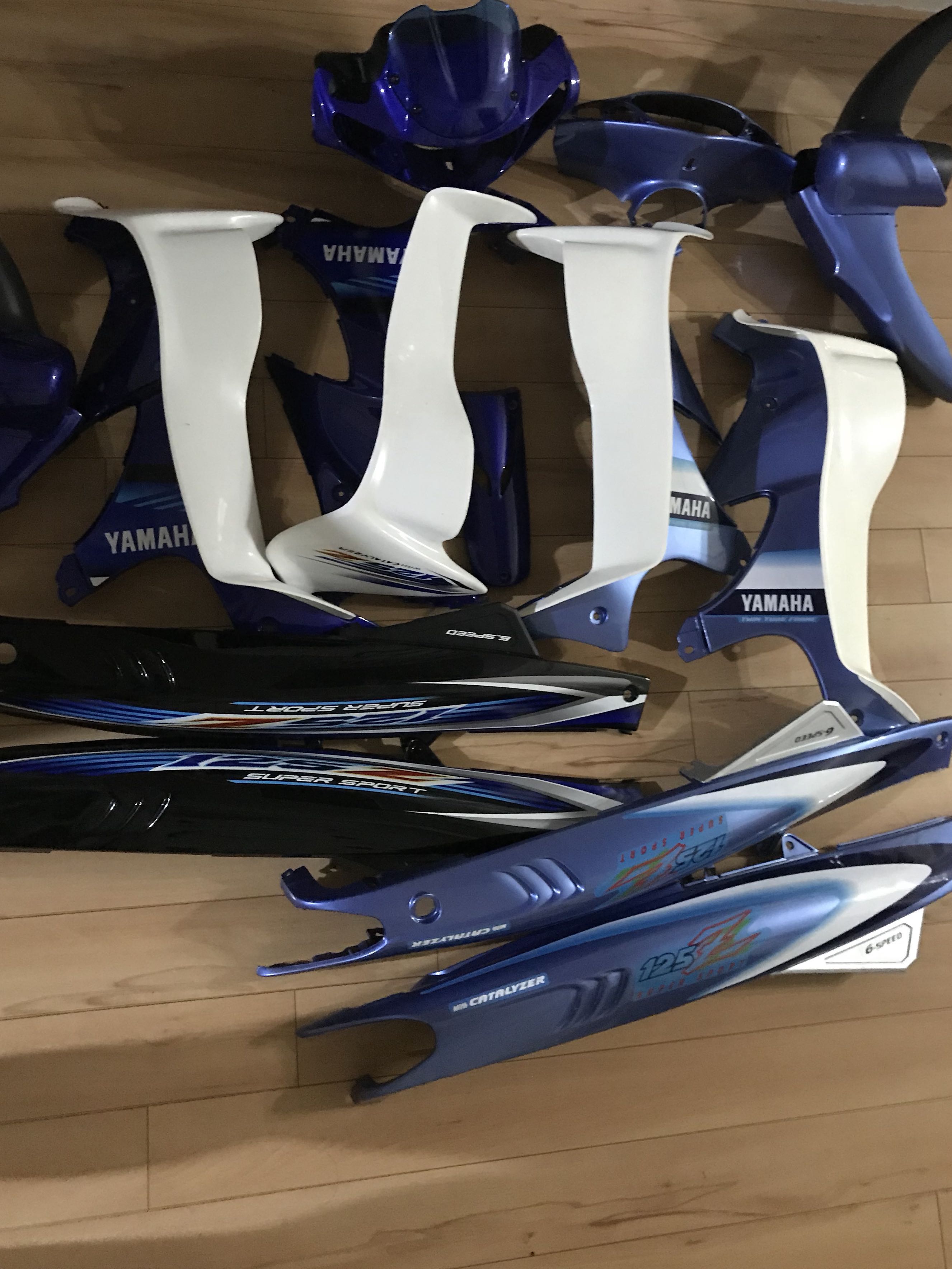 125zr Coverset Motorcycles Motorcycle Accessories On Carousell