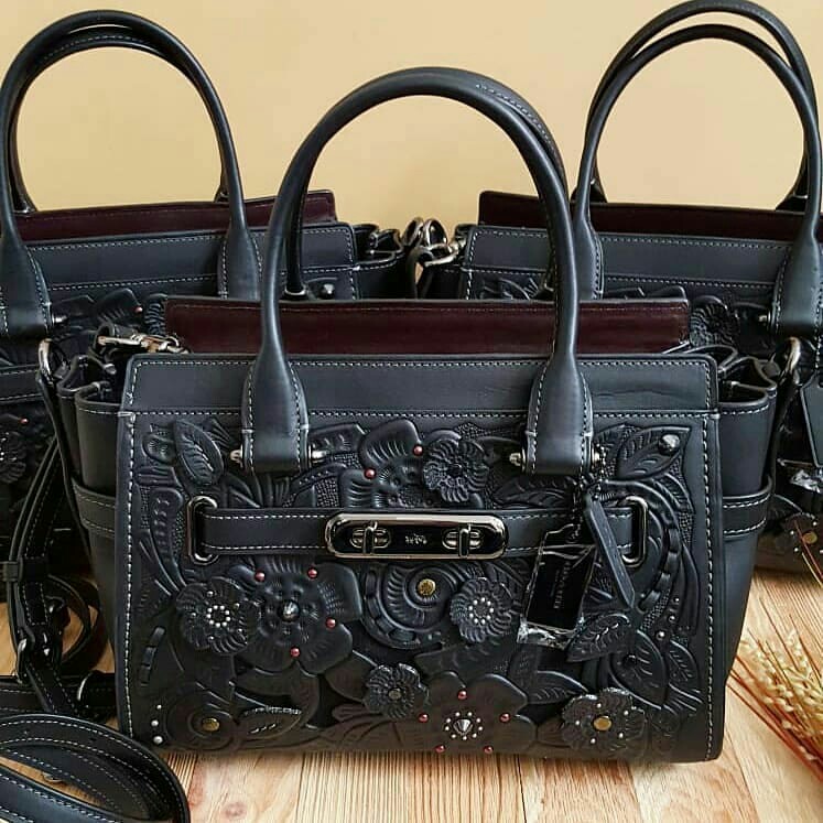 Coach swagger 27 tea rose shop