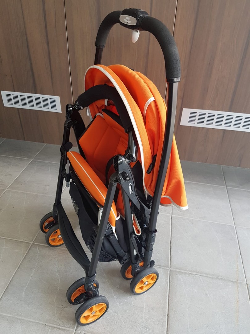 COMBI Well Comfort Lightweight Stroller 2013 Babies Kids Going