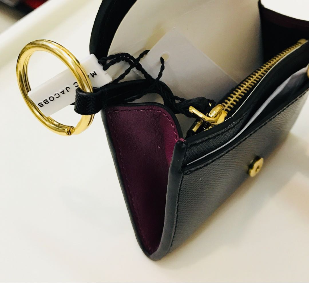 Marc jacobs wallet keychain store