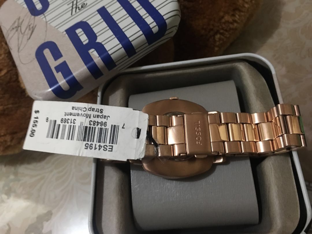 Original Fossil ladies watch Bought in US .Color rosegold with tag price.Money back guarantee po if proven fake