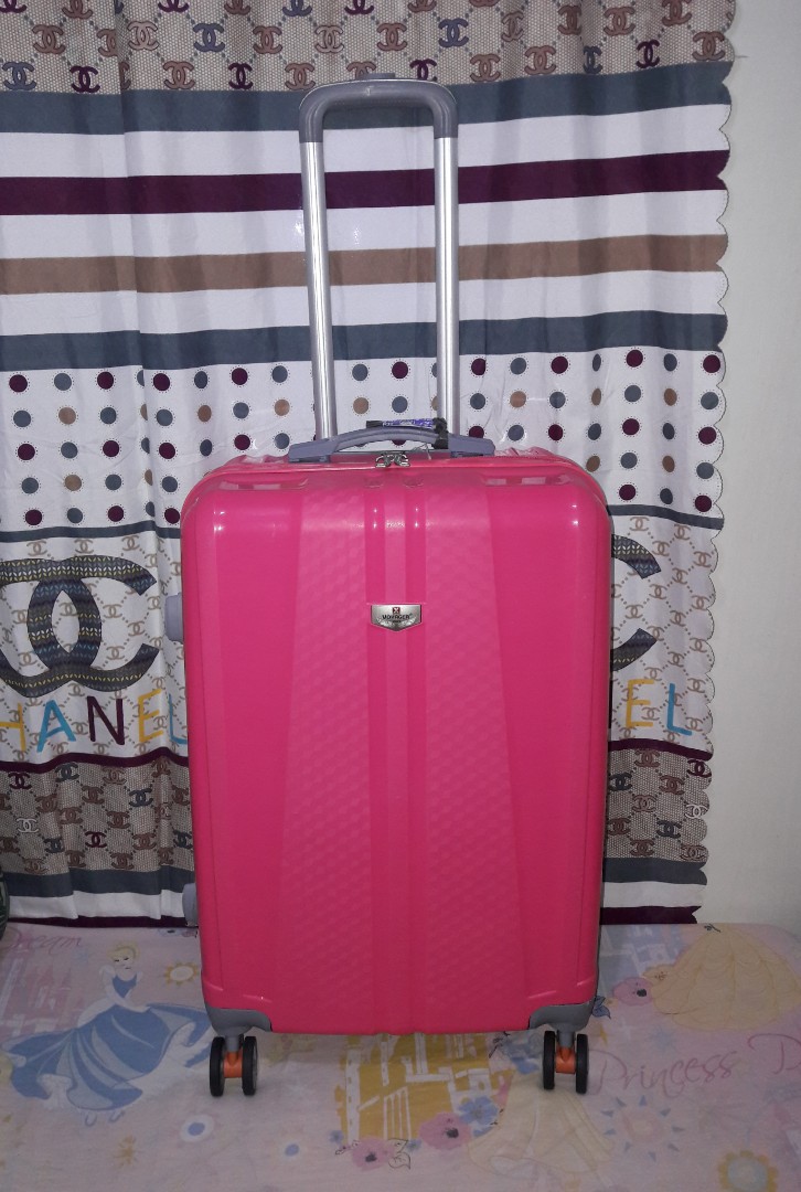 voyager luggage pink