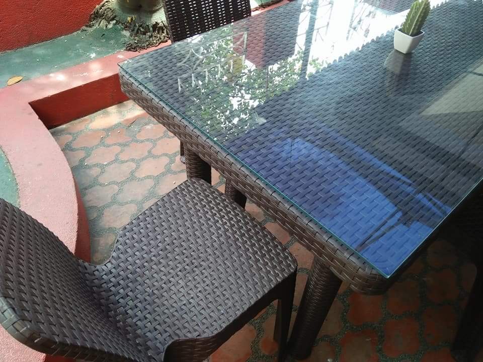 Rattan plastic table and chairs (Category: Chairs) located in Manila. Submitted by shemineforever (Listing ID 173751185, Image 3). Description: Send payment Tru bpi account.