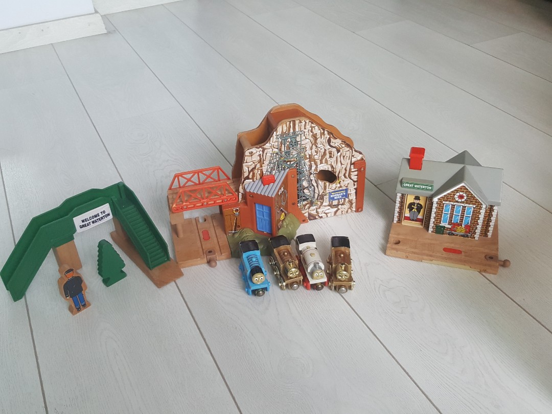 thomas wooden railway the great discovery set