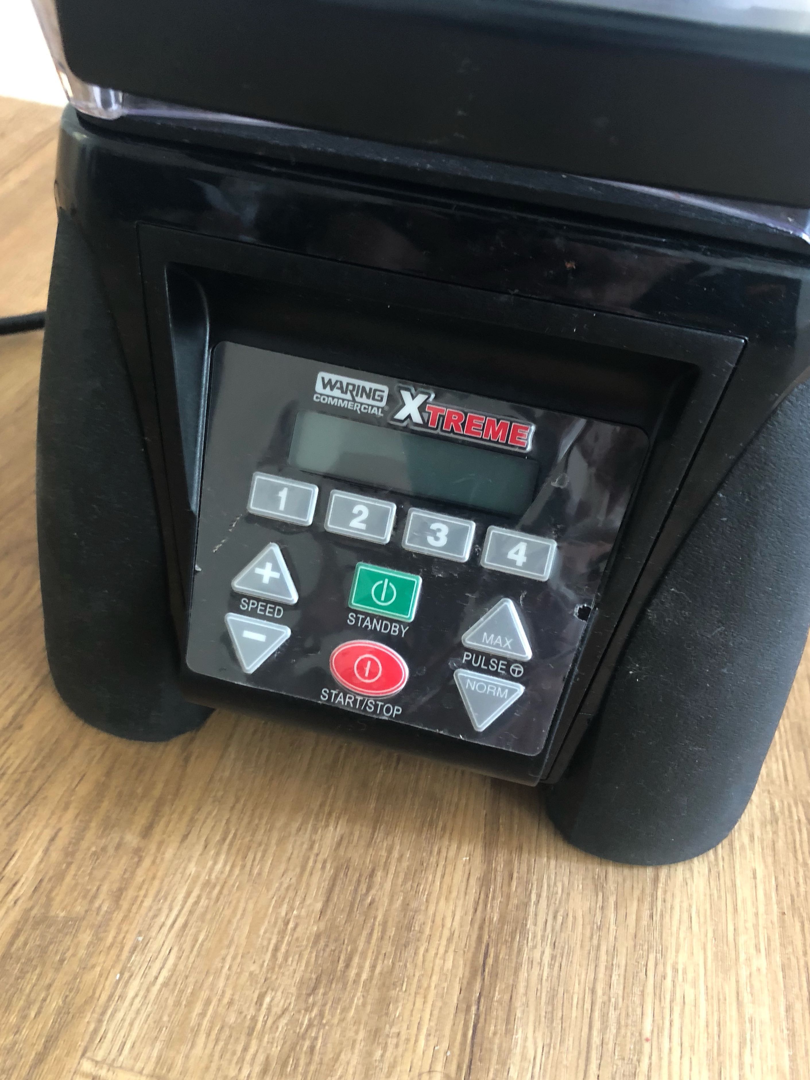 Waring Extreme Commercial Blender with Noise Reduction Cover, TV & Home