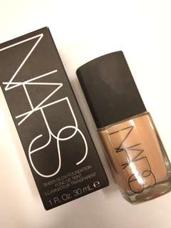 Foundation ( NARS Sheer Glow Foundation )