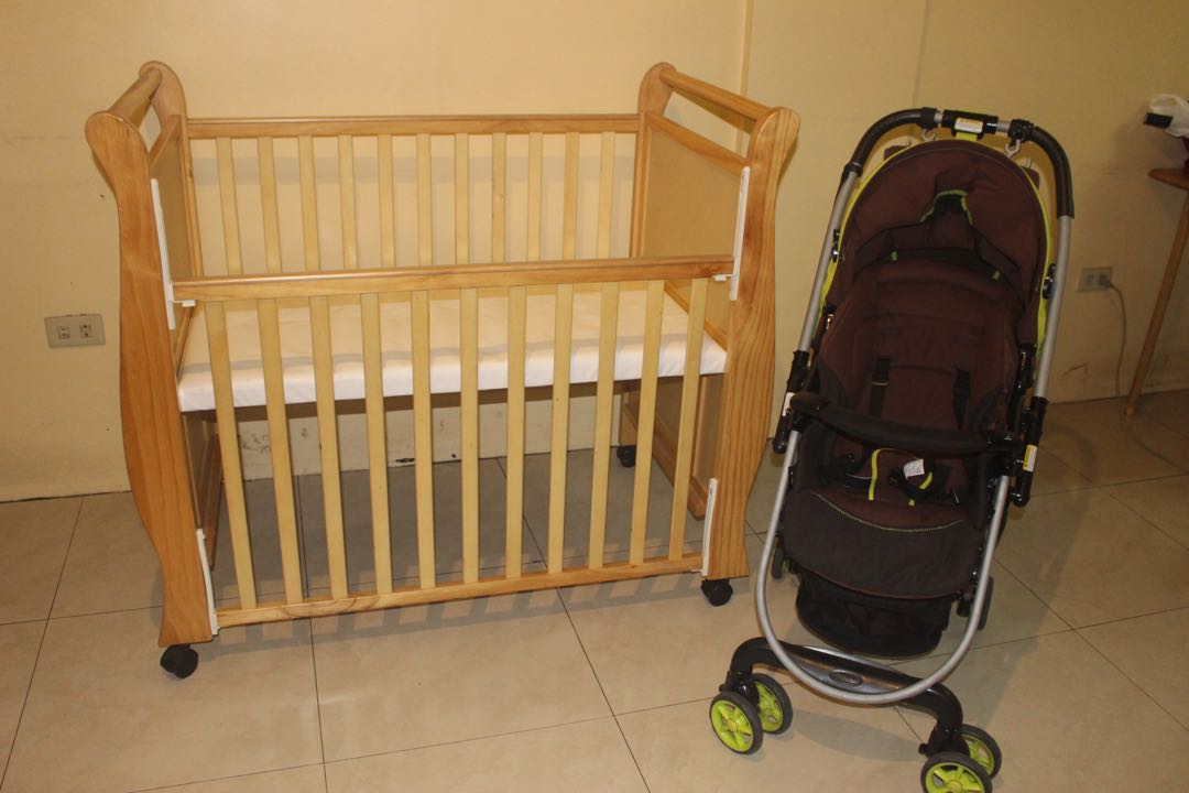 crib and stroller