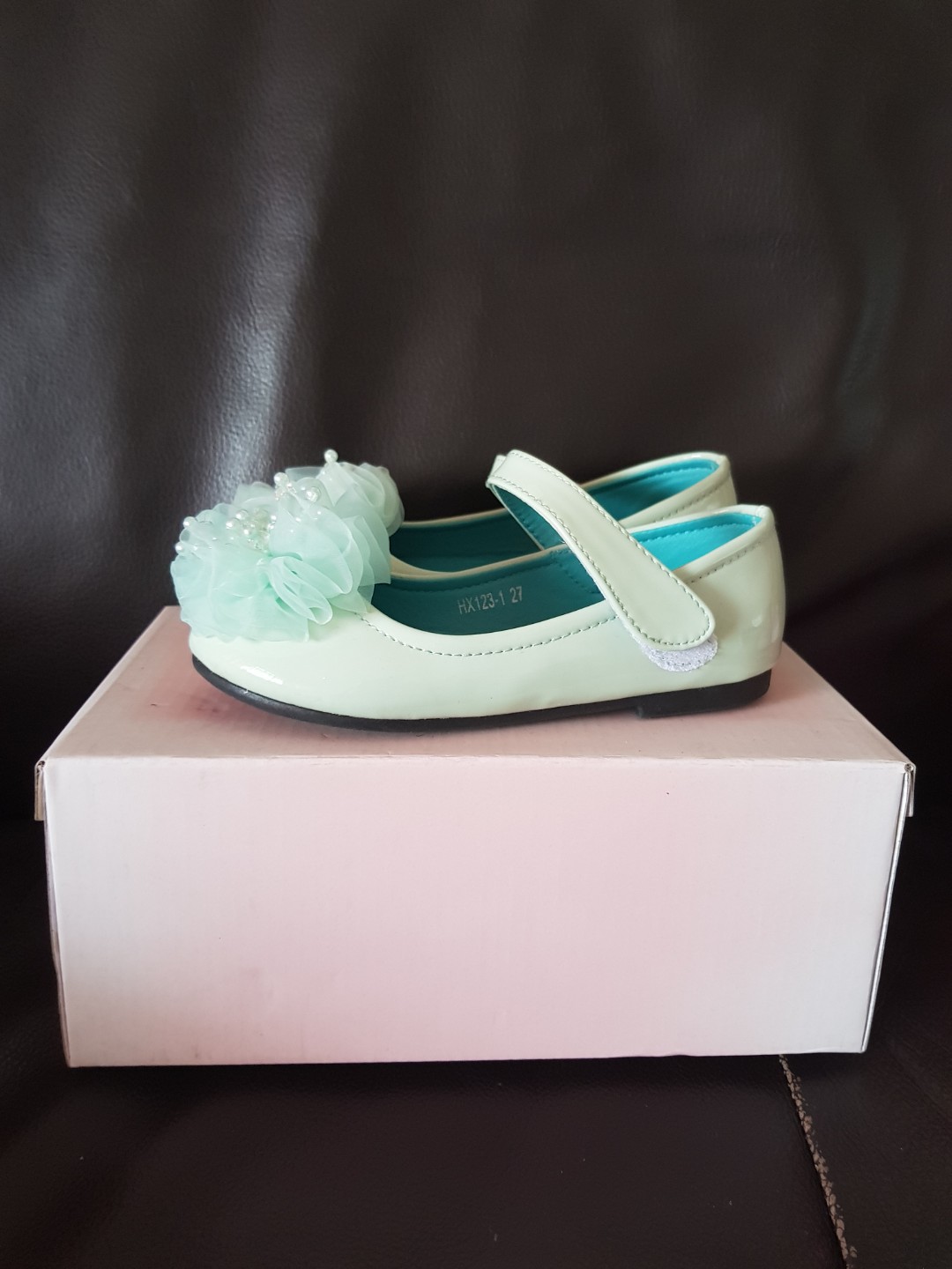 Girls green shoes top