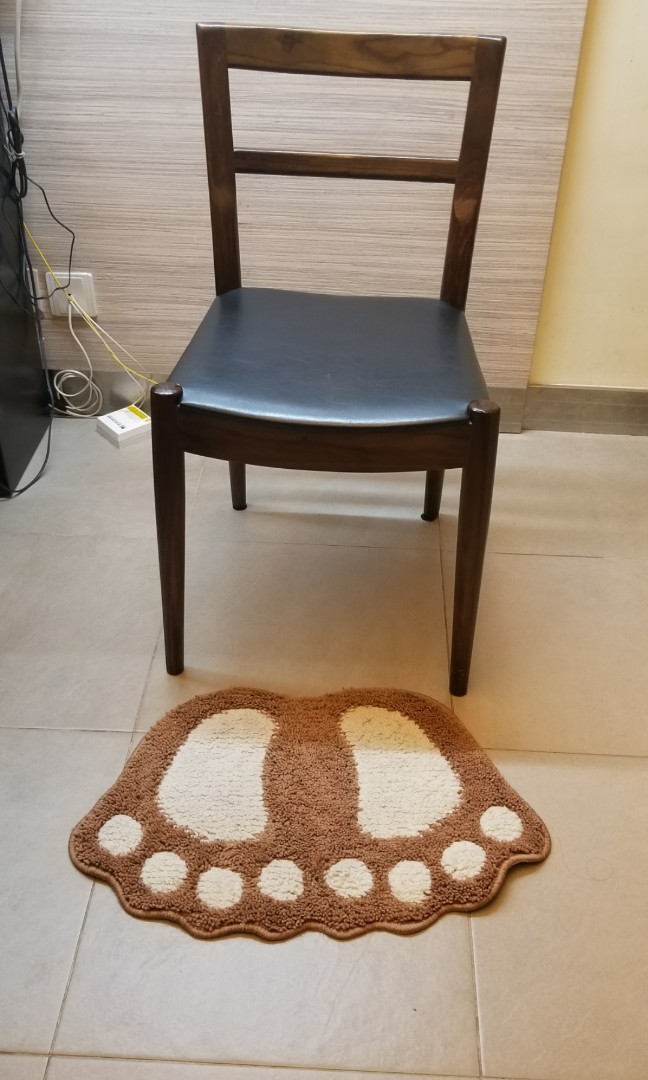 Dining Table （分類：椅子）位於 Hong Kong。 由 onon122 提交（商品編號 173999865，圖片 3）。簡介： 一張枱連2張椅子。 木質好結實👍。 不設送貨🙇‍♀️。