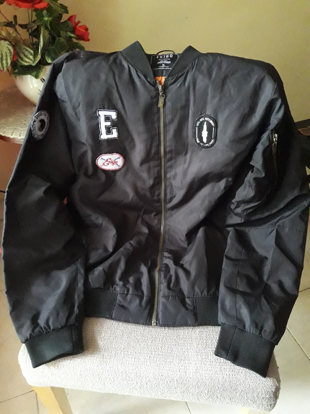 ERIGO BOMBER JACKET Original, Fesyen Pria, Pakaian di Carousell