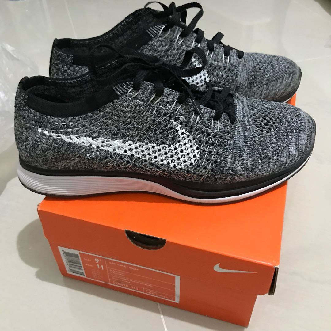 Sepatu nike store flyknit racer oreo