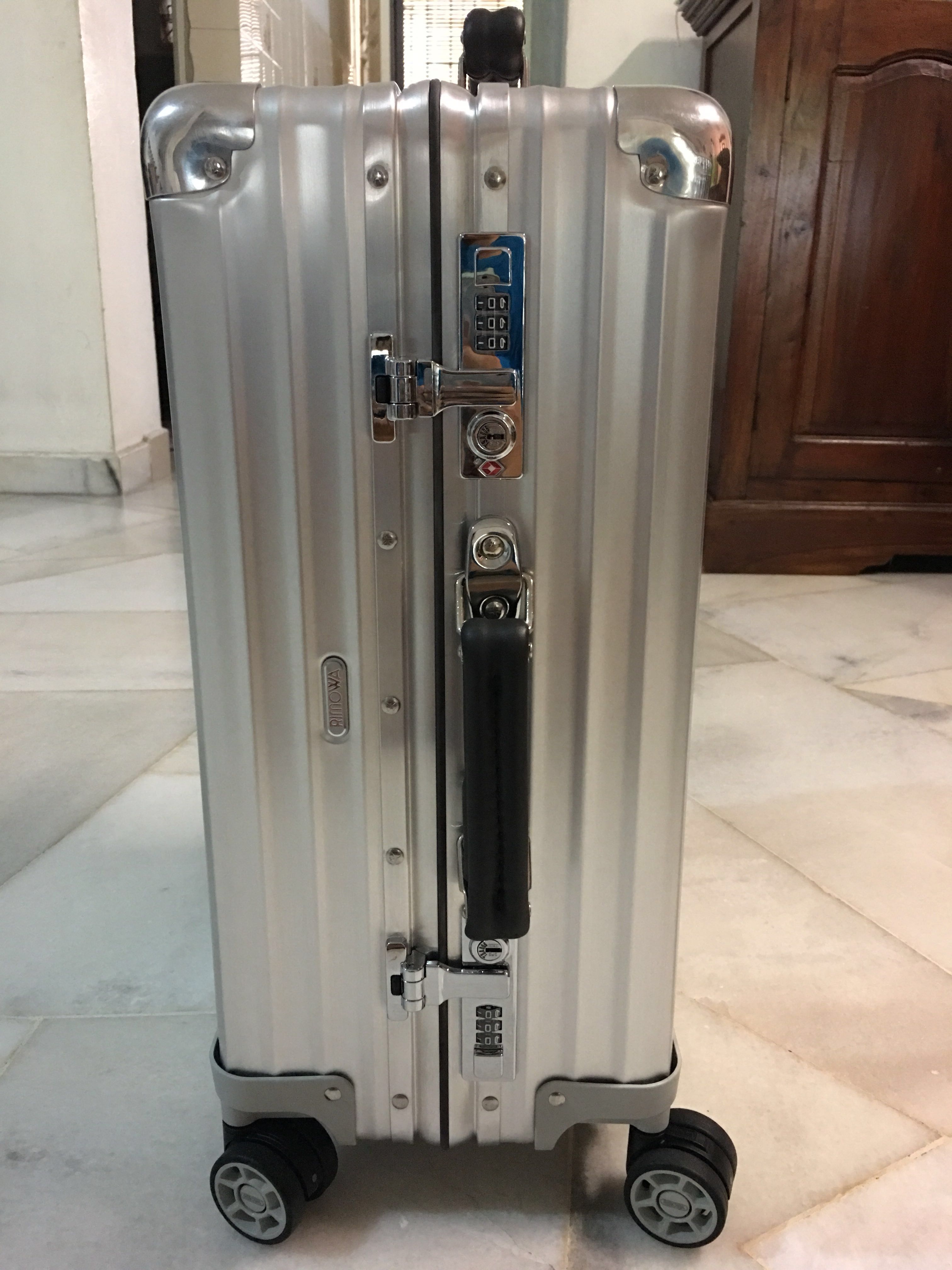 Original Brand New Rimowa Classic Flight Cabin Multiwheel Silver 35L