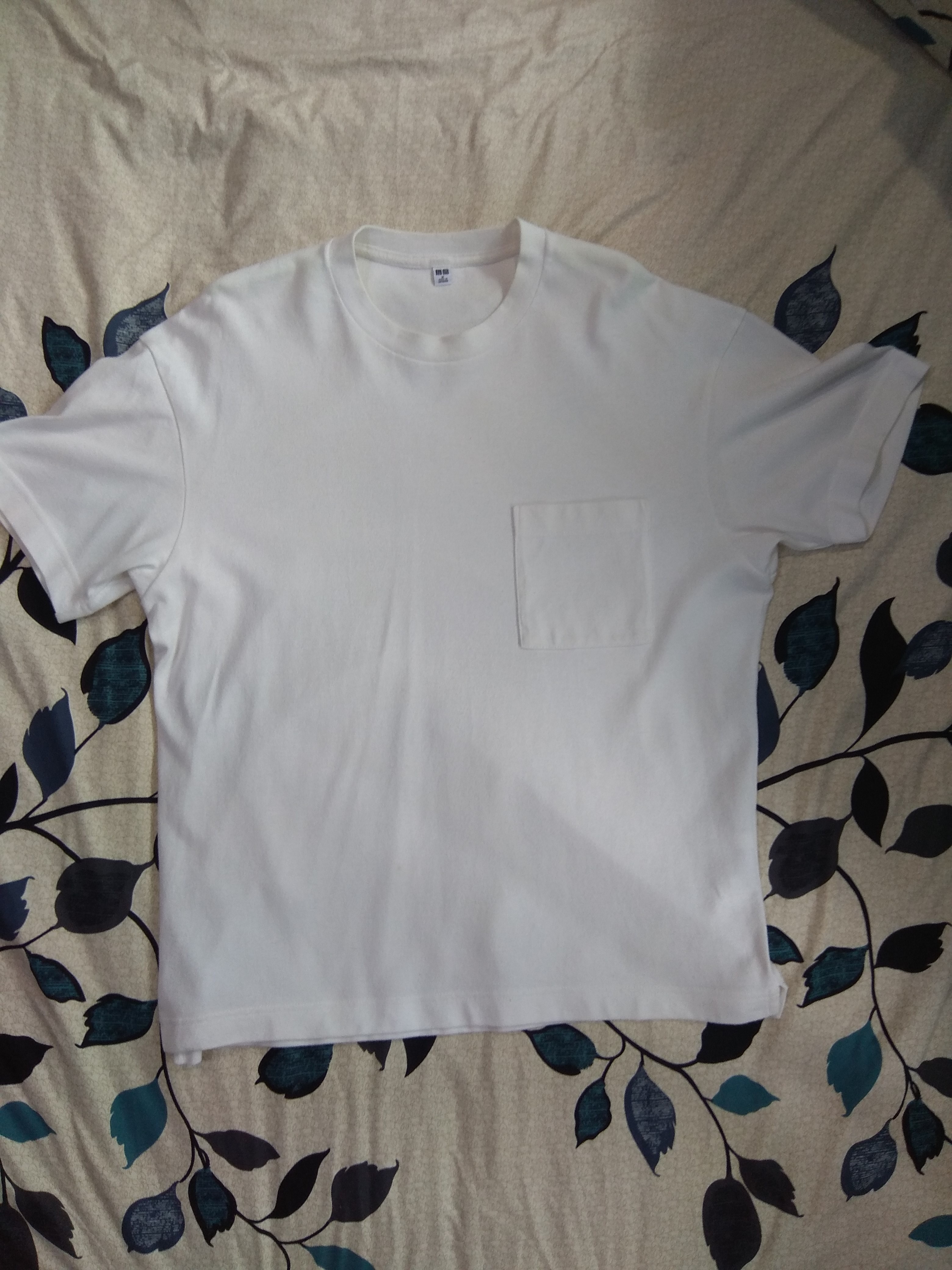 white pocket t shirt