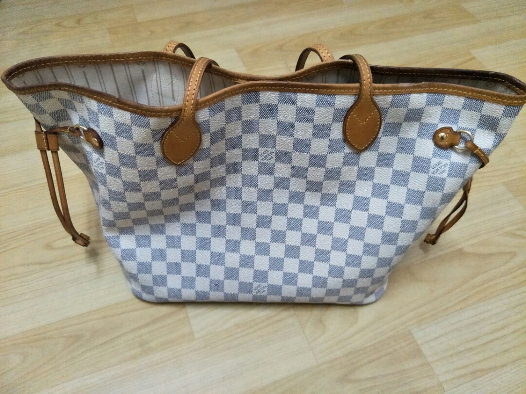 Used LV Neverfull MM Damier Azur Leather Tote, Luxury, Bags & Wallets on  Carousell