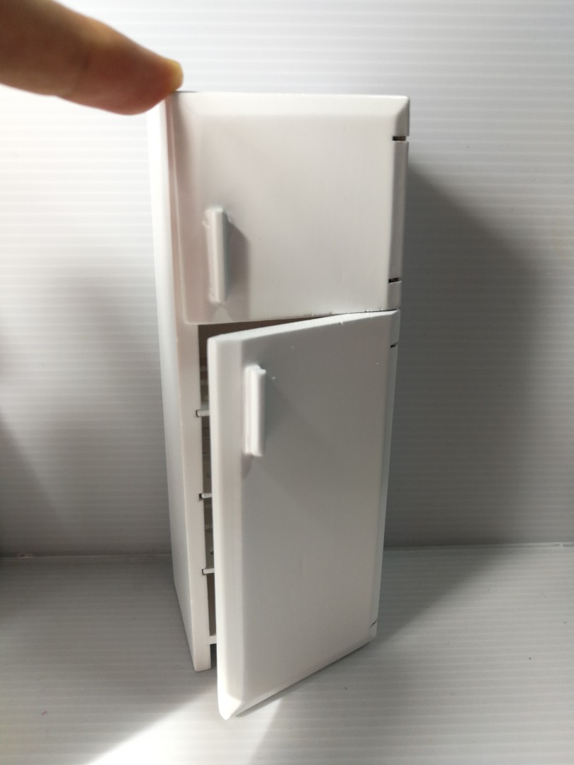 dollhouse fridge