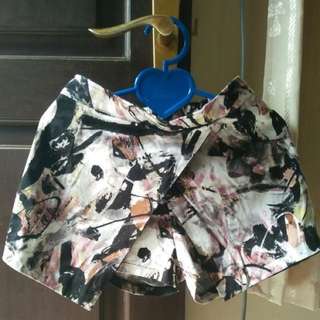 Abstrack skort