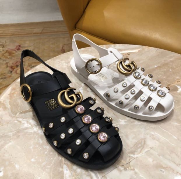 rubber sandal with crystals