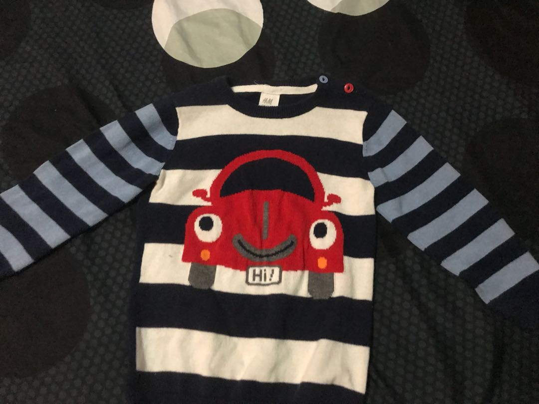 H&m sweatshirt (Category: Babies & Kids Fashion) located in Quezon City. Submitted by closetcravingsplus (Listing ID 174167883, Image 2). Description: Ask away any concerns about the product i can provide more pictures.