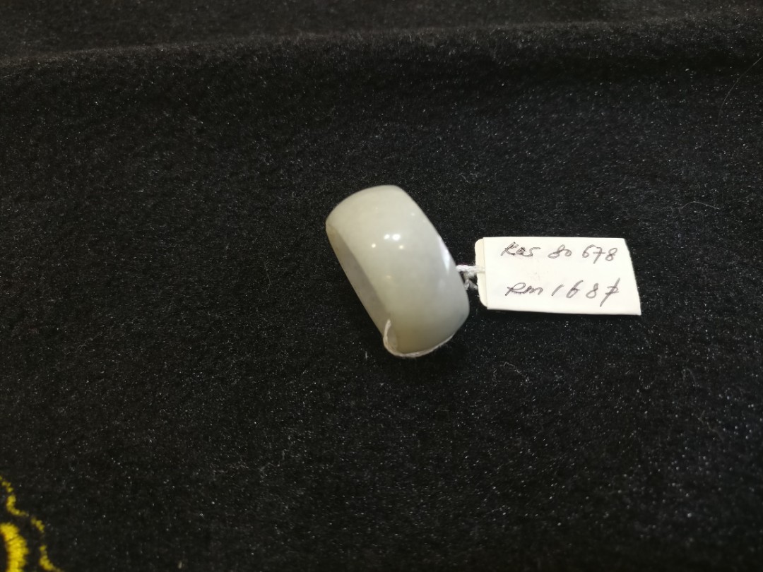 Jade ring (Category: Necklaces) located in Kuala Lumpur. Submitted by wong97 (Listing ID 174121672, Image 3). Description: - natural jade.