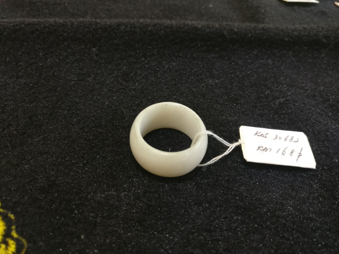 Jade ring (Category: Necklaces) located in Kuala Lumpur. Submitted by wong97 (Listing ID 174121672, Image 2). Description: - natural jade.