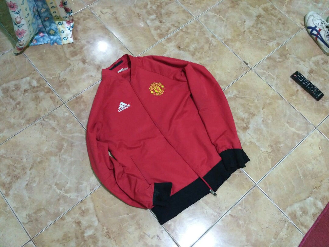 Manchester United Tracktop Adidas Men S Fashion Men S Clothes On Carousell
