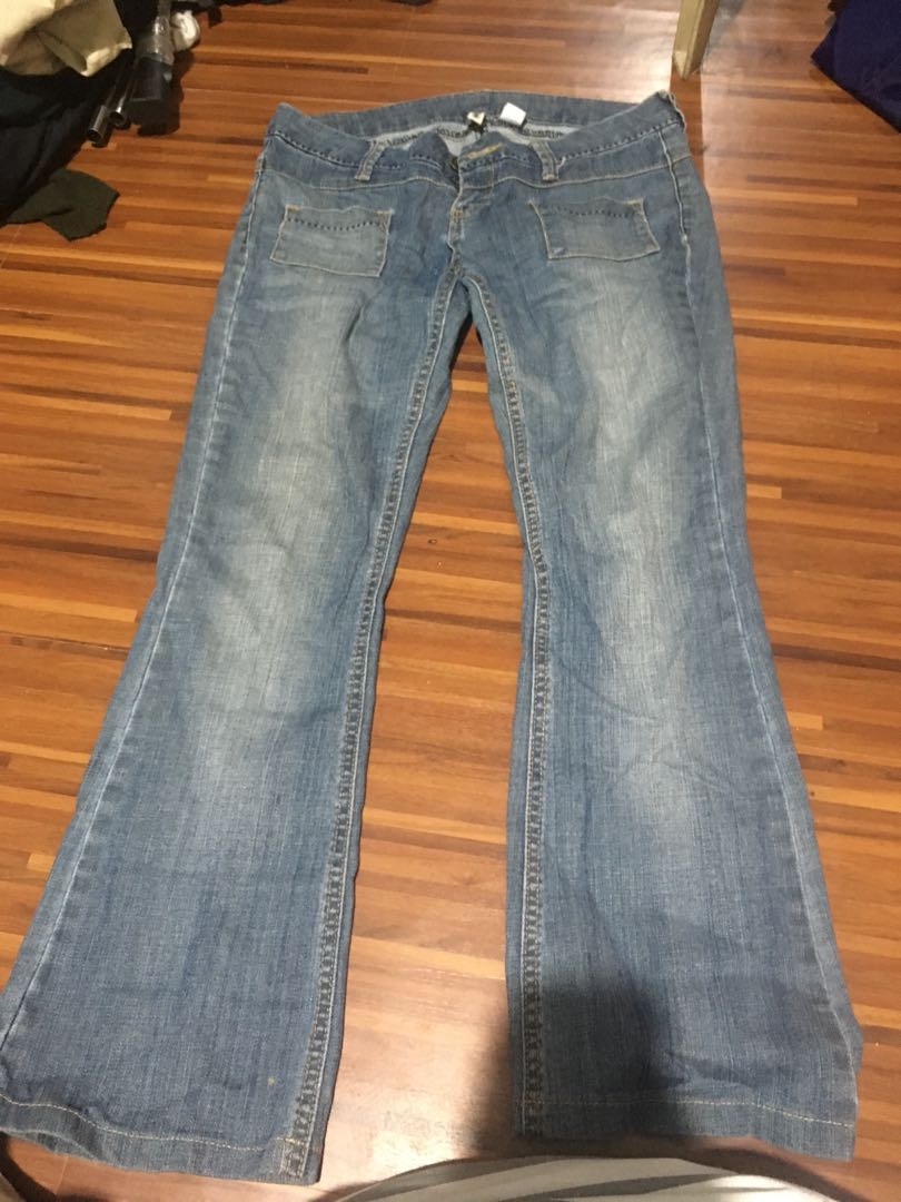 mango jeans denim (Category: Jeans) located in Manila. Submitted by decluttermaster (Listing ID 174056422, Image 2). Description: mango jeans denim size 4.