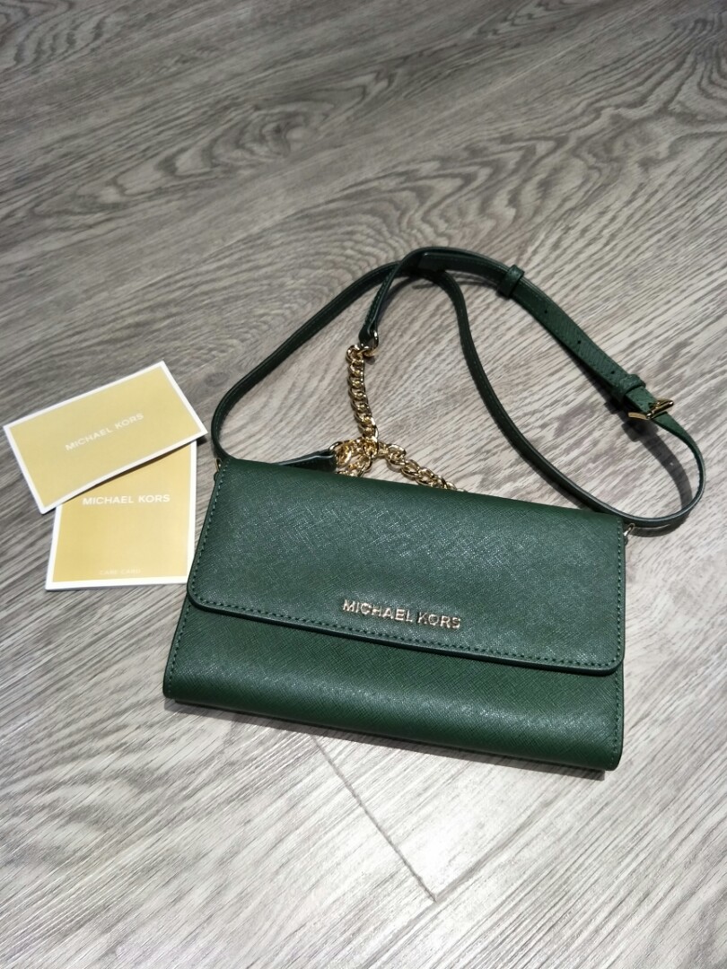 michael kors jet set travel wallet on a chain