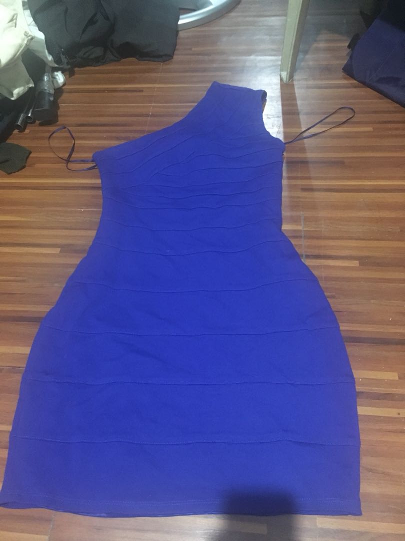 one shoulder bodycon dress (Category: Dresses) located in Manila. Submitted by decluttermaster (Listing ID 174052940, Image 2). Description: one shoulder bandage bodycon dress in navy blue.