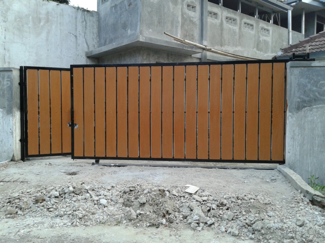 Pintu Pagar GRC Motif Kayu