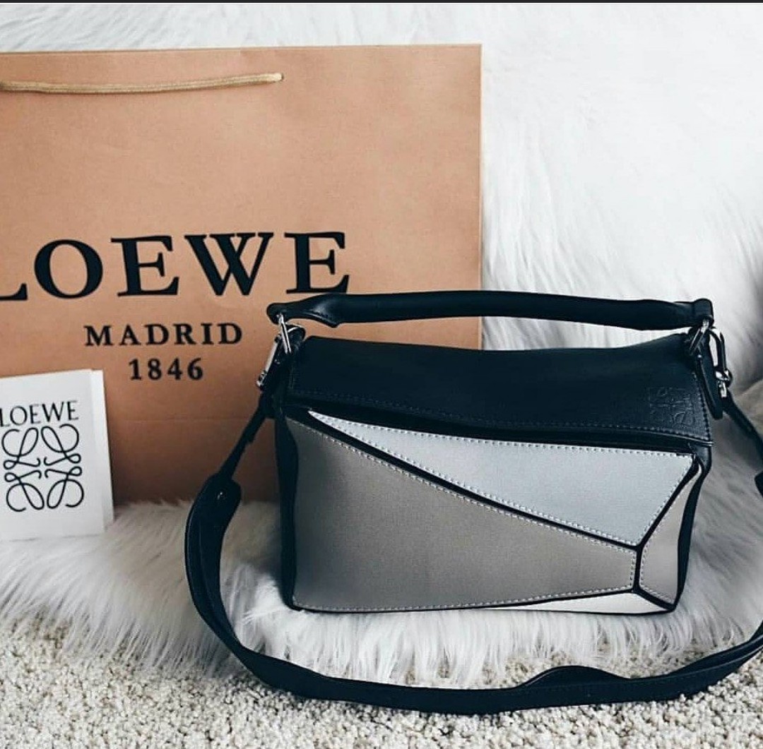 Loewe puzzle discount bag harga
