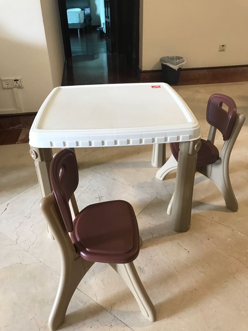 Step 2 lifestyle clearance table and chairs