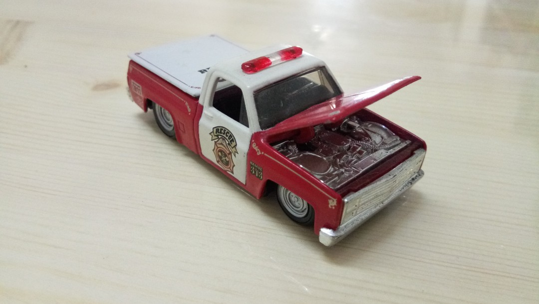 Maisto 1987 top chevy 1500