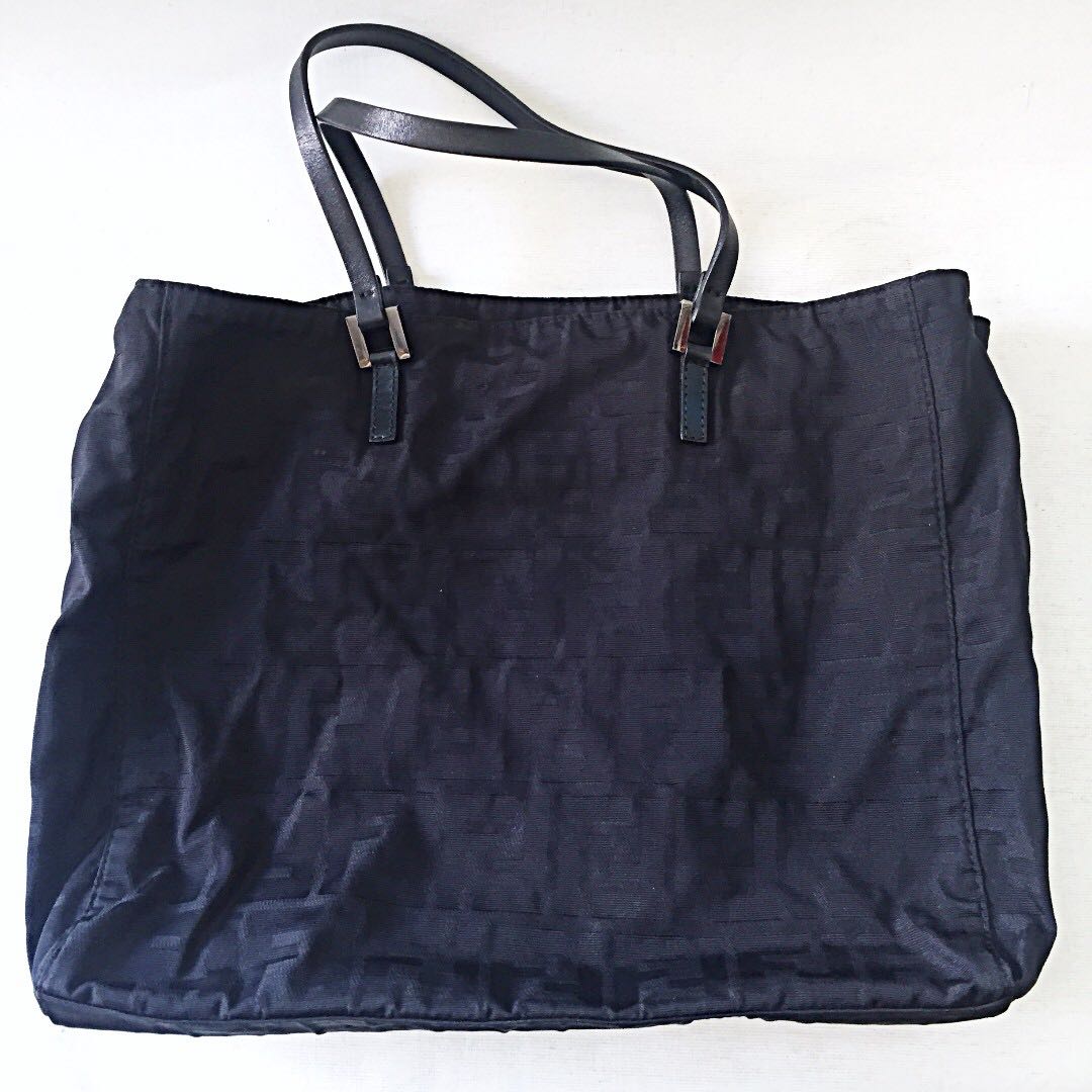 fendi shoulder bag black