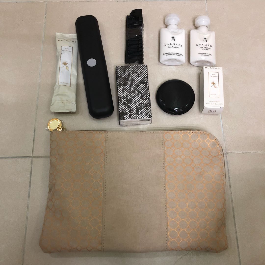 Amenity-Kit von Emirates Tasche BVLGARI Parfums 