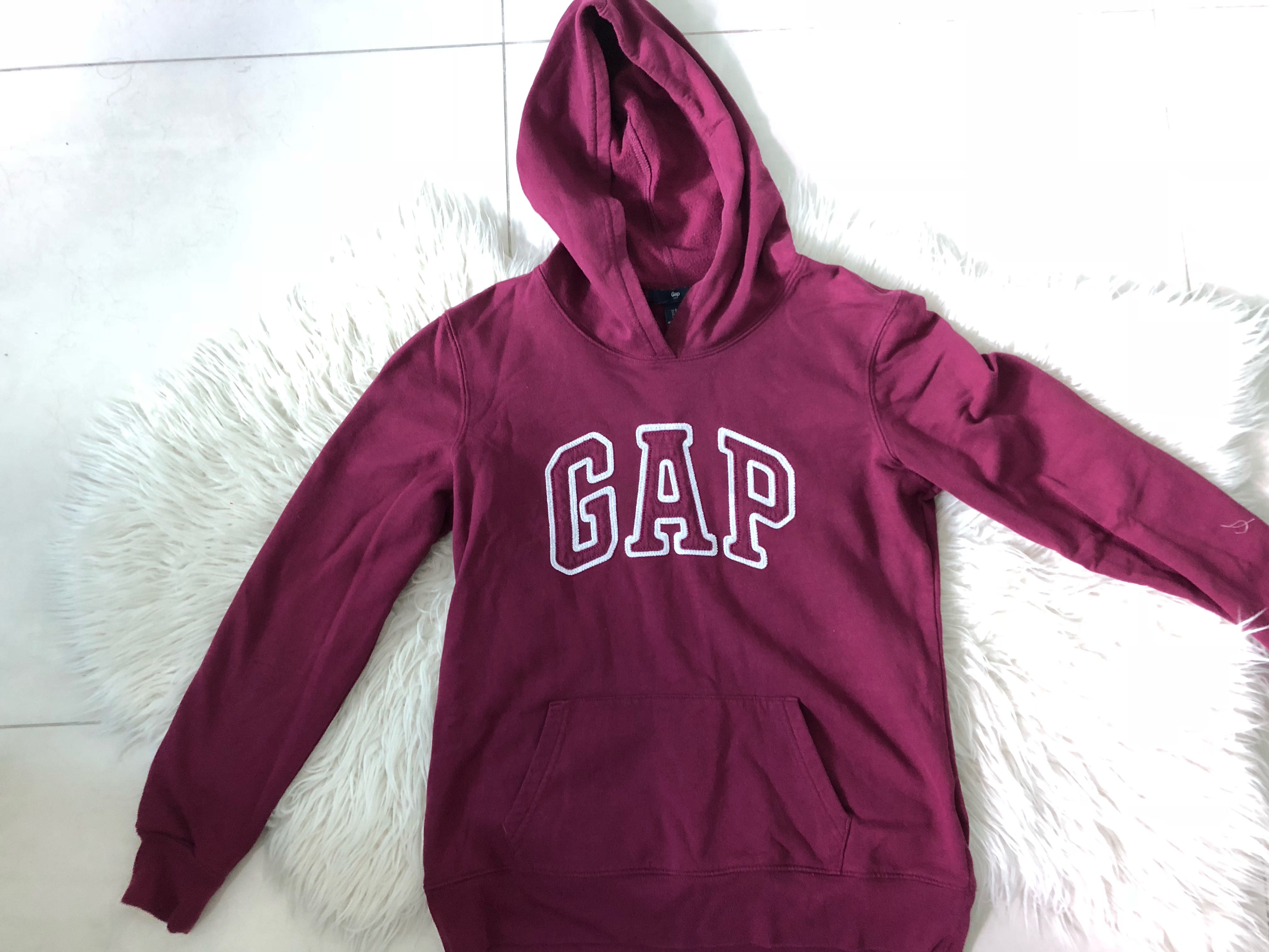 Gap hoodie deals maroon