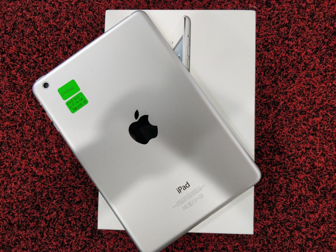Ipad Mini 1 (Category: iPad) located in Shah Alam. Submitted by multilinknetwork (Listing ID 174291376, Image 1). Description: IPAD MINI 1 WIFI ONLY 16GB SILVER CONDITION 9/10 FULLSET BOX RM500 COD PLAZA ALAM SENTRAL SHAH ALAM LEVEL 3.