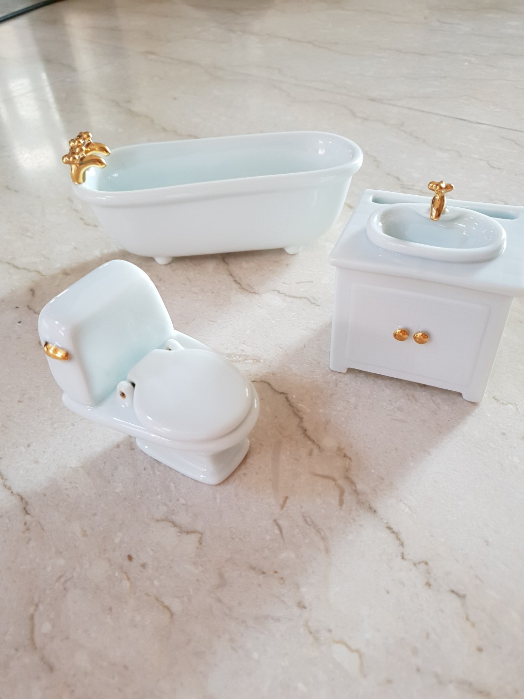 dollhouse bathroom set