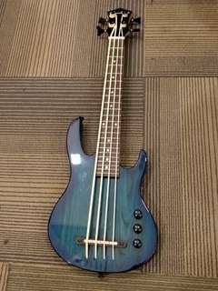 (Category: ) located in . Submitted by music_connoisseur_sg (Listing ID 174341779, Image 1). Description: .