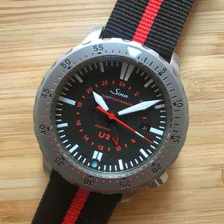 Sinn U2 - Diver’s GMT watch