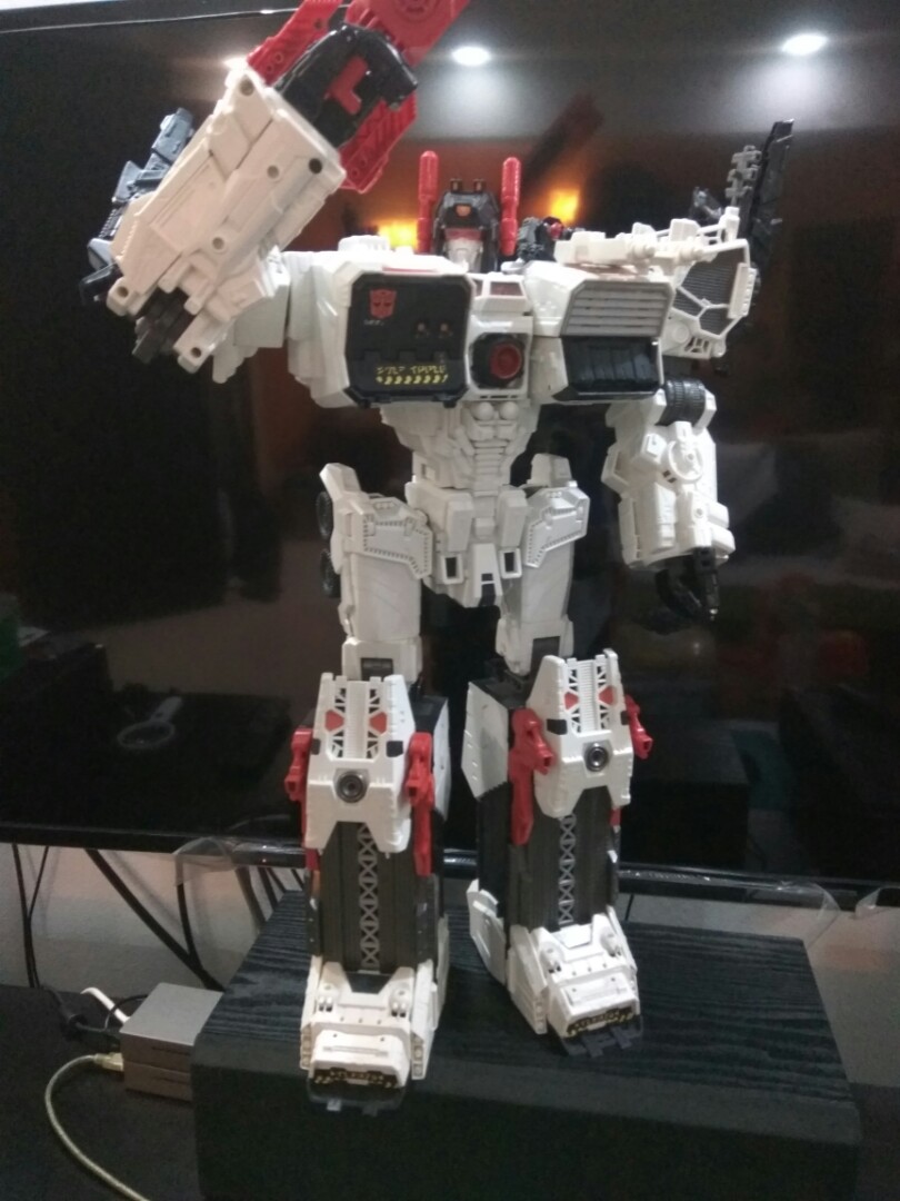 transformers fall of cybertron metroplex toy