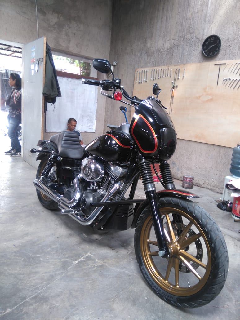 Harley Davidson Dyna Glide 2006 Motorbikes On Carousell
