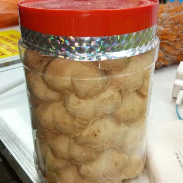 Kuih Bangkit Sagu Rumbia Food Drinks Baked Goods On