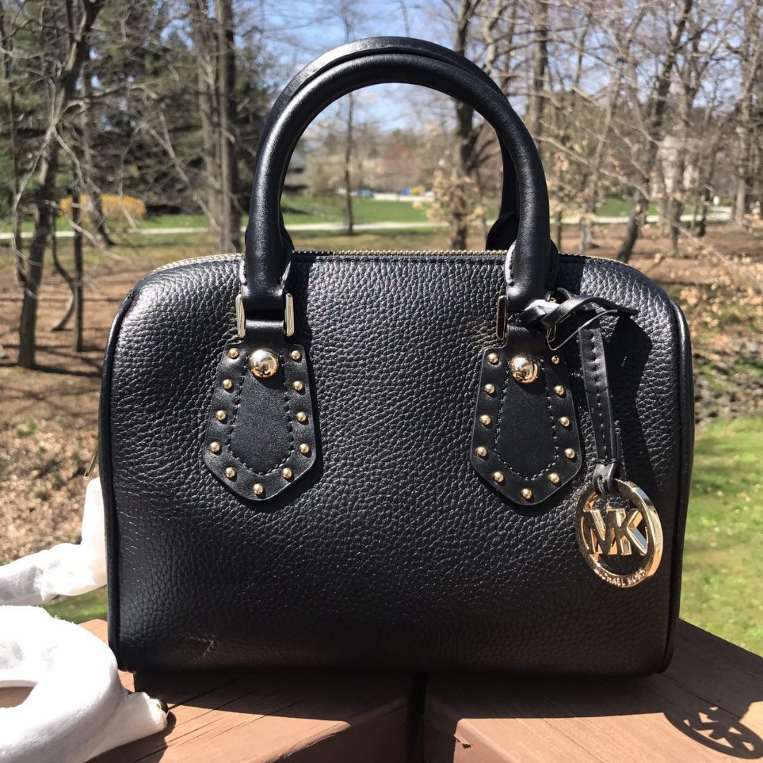 MICHAEL KORS ARIA SMALL SATCHEL IN BLACK, Luxury, Bags & Wallets on  Carousell