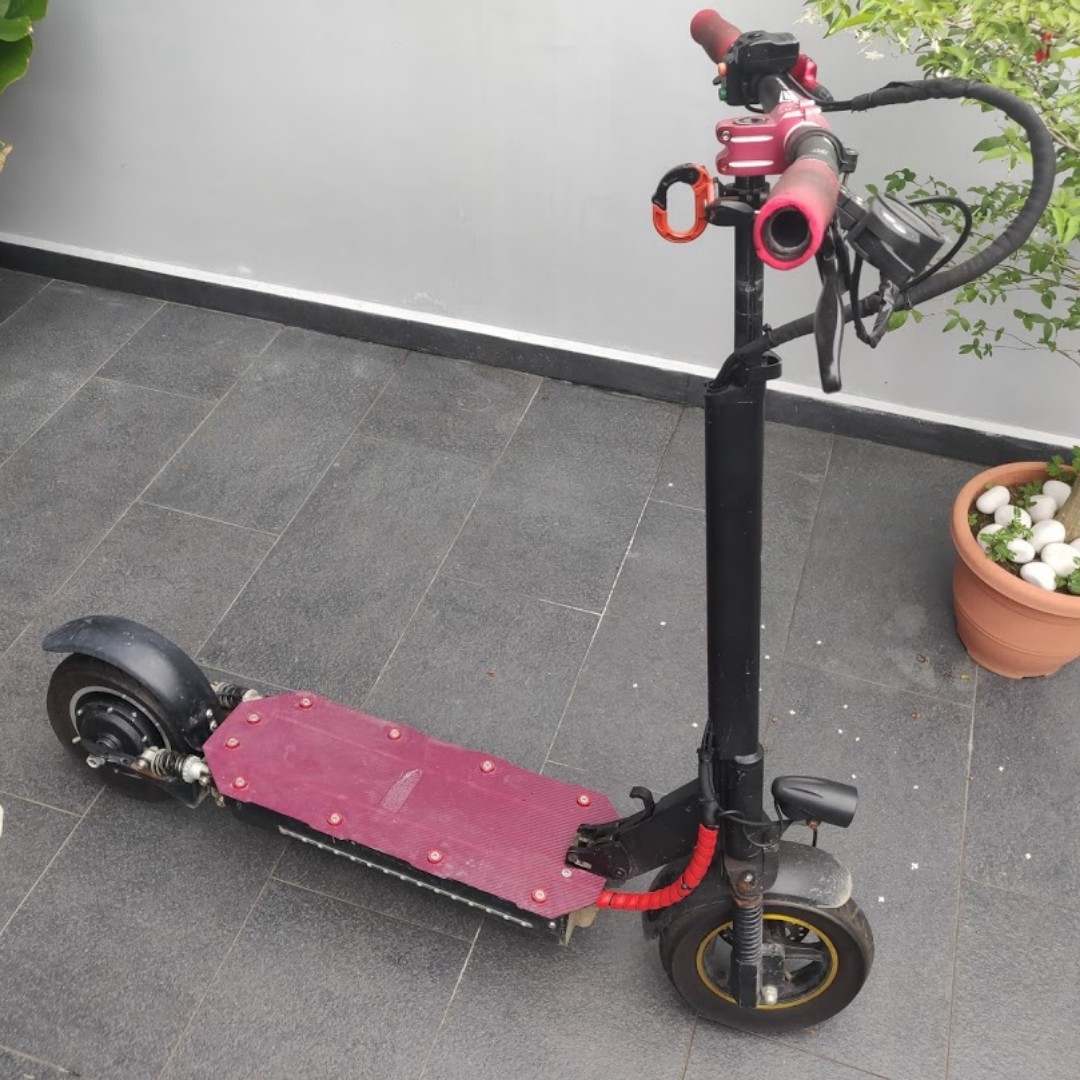 Ultron Reb Electric Scooter Custom Lg Battery Built By Xoda Custom Handlebar 70 Bicycles Pmds Personal Mobility Devices E Scooters On Carousell
