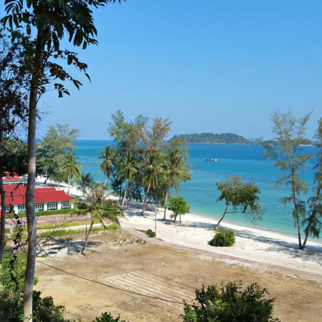 3d2n Chillax At Shaz Resort Pulau Tinggi Min 6 Tickets Vouchers Attractions Tickets On Carousell