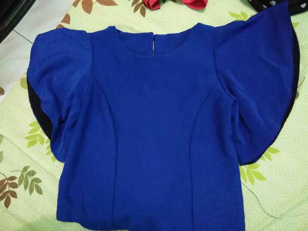 Gambar Warna Biru Elektrik Gambar Putih Gambar Warna Biru Elektrik Gambar Putih